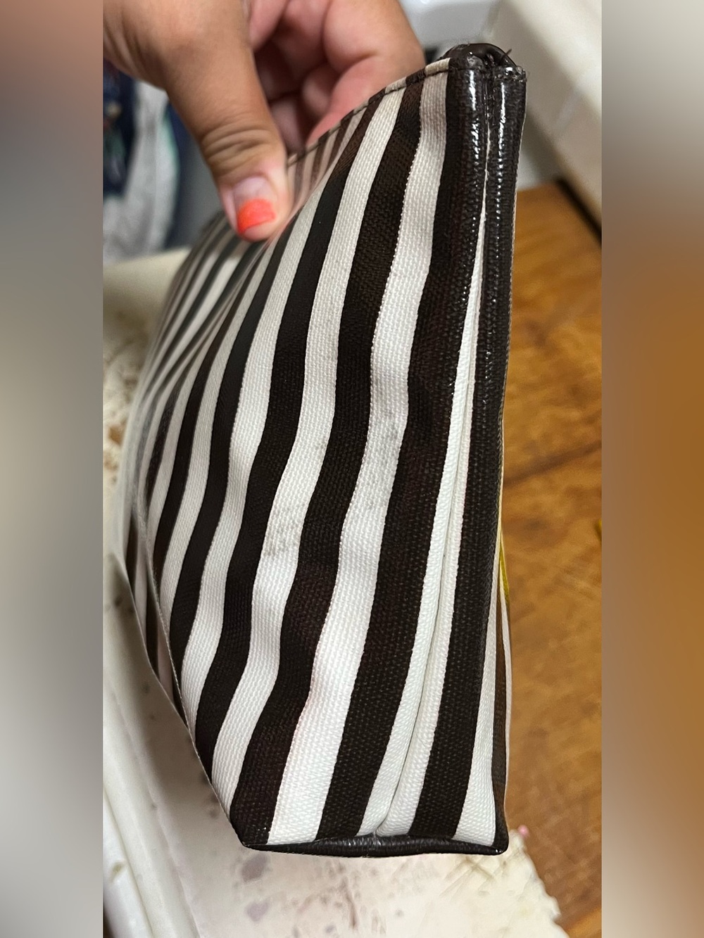 Henry Bendel vintage brown white stripe PVC cosmetic bag . Good condition. - Picture 3 of 11